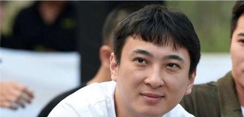 在娱乐圈一线吃瓜,揭秘明星幕后故事  第1张