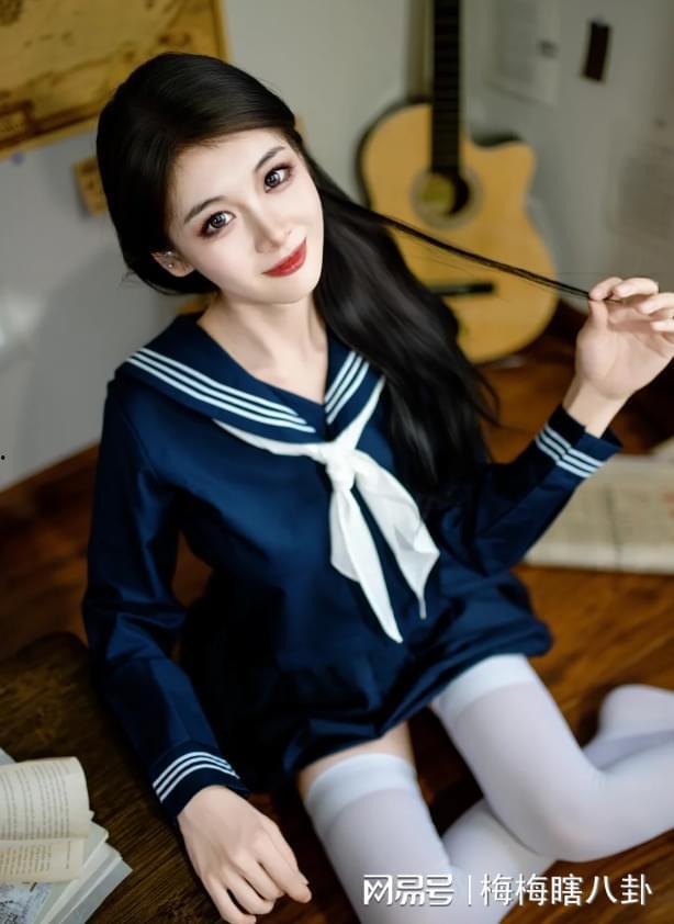 少女制服在线观看,少女制服魅力在线大揭秘  第1张